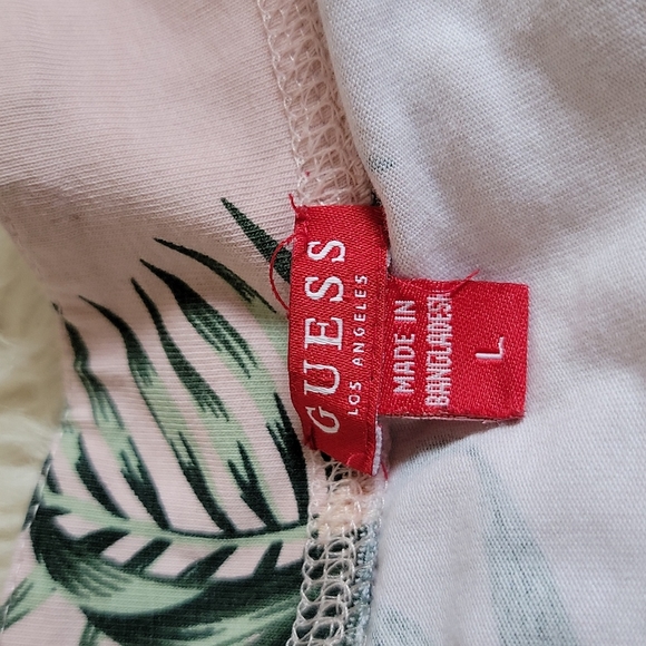 GUESS Tropical Floral Hibiscus Wide Neck Off Shoulder Cap Sleeve Top Pink - Picture 5 of 8